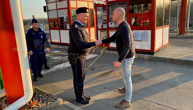 Commissioner for Fundamental Rights Visits Help Point and Border Crossing Point at Lónya