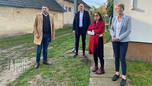 Dr. Ákos Kozma Visits Fadd-based Mothers’ Shelter