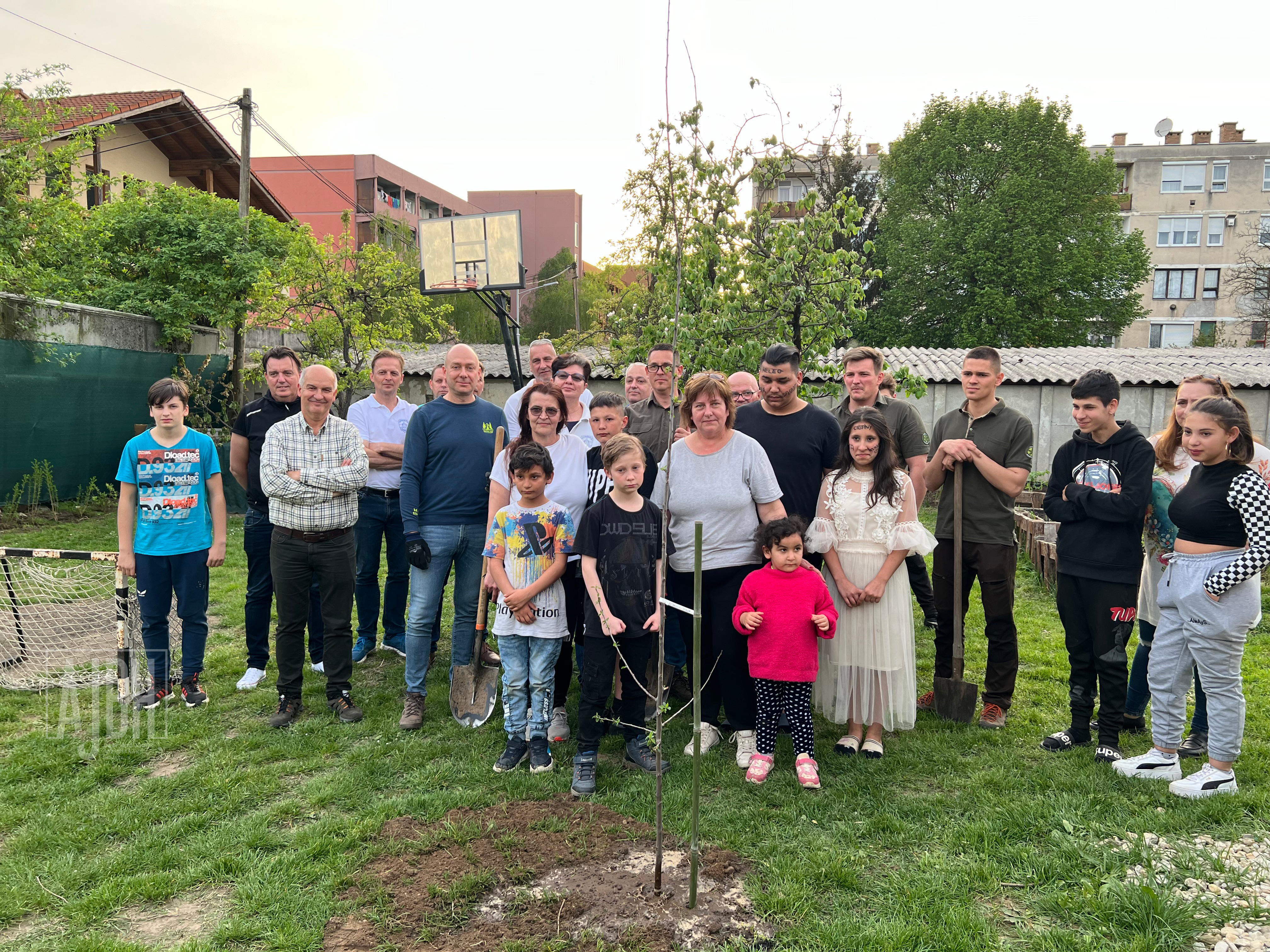 Landscaping at Balassagyarmat-based Ipolypart Fészek Children’s Home