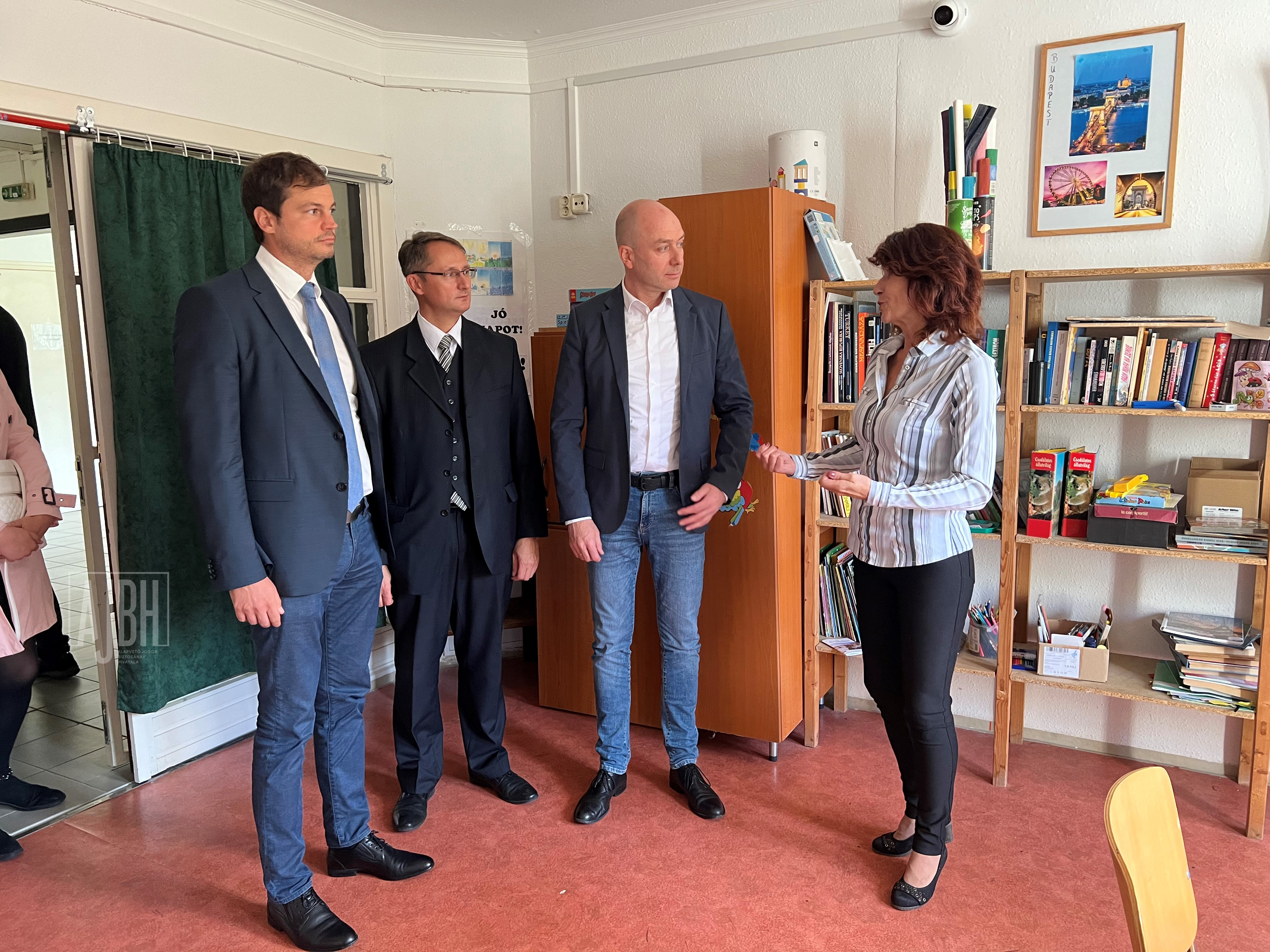 The Commissioner for Fundamental Rights of Hungary, Dr. Ákos Kozma, visited the Vámosszabadi Reception Centre, operated by the National Directorate-General for Aliens Policing.